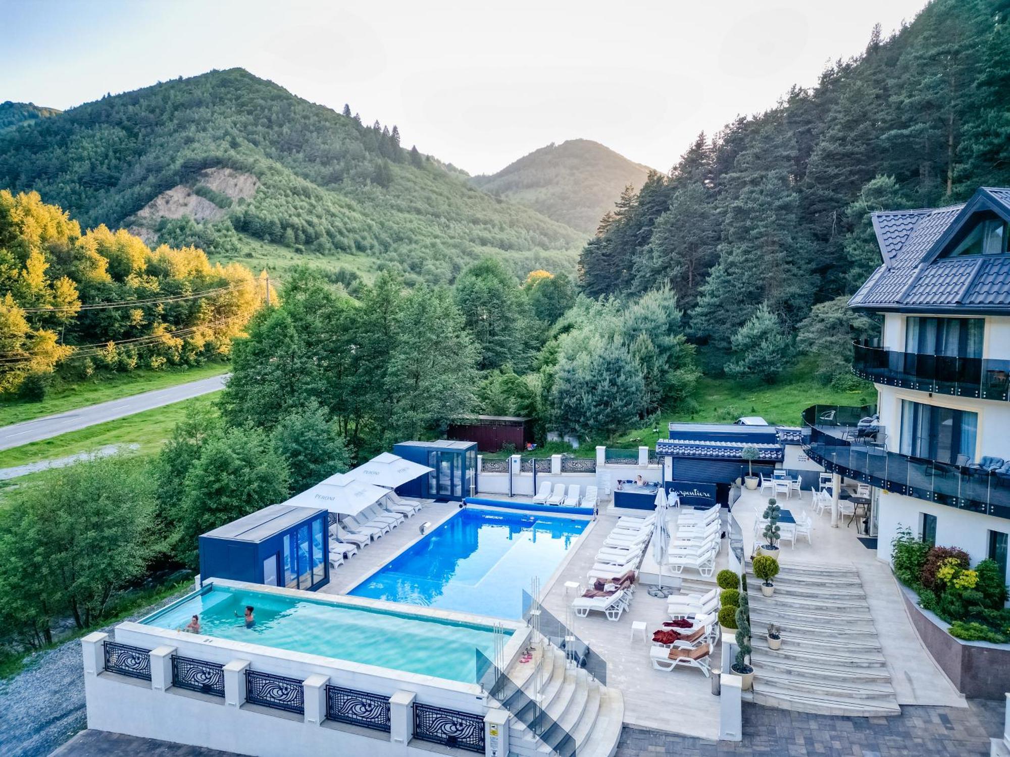 Carpentiere Arena Hotel Răşinari Exterior foto