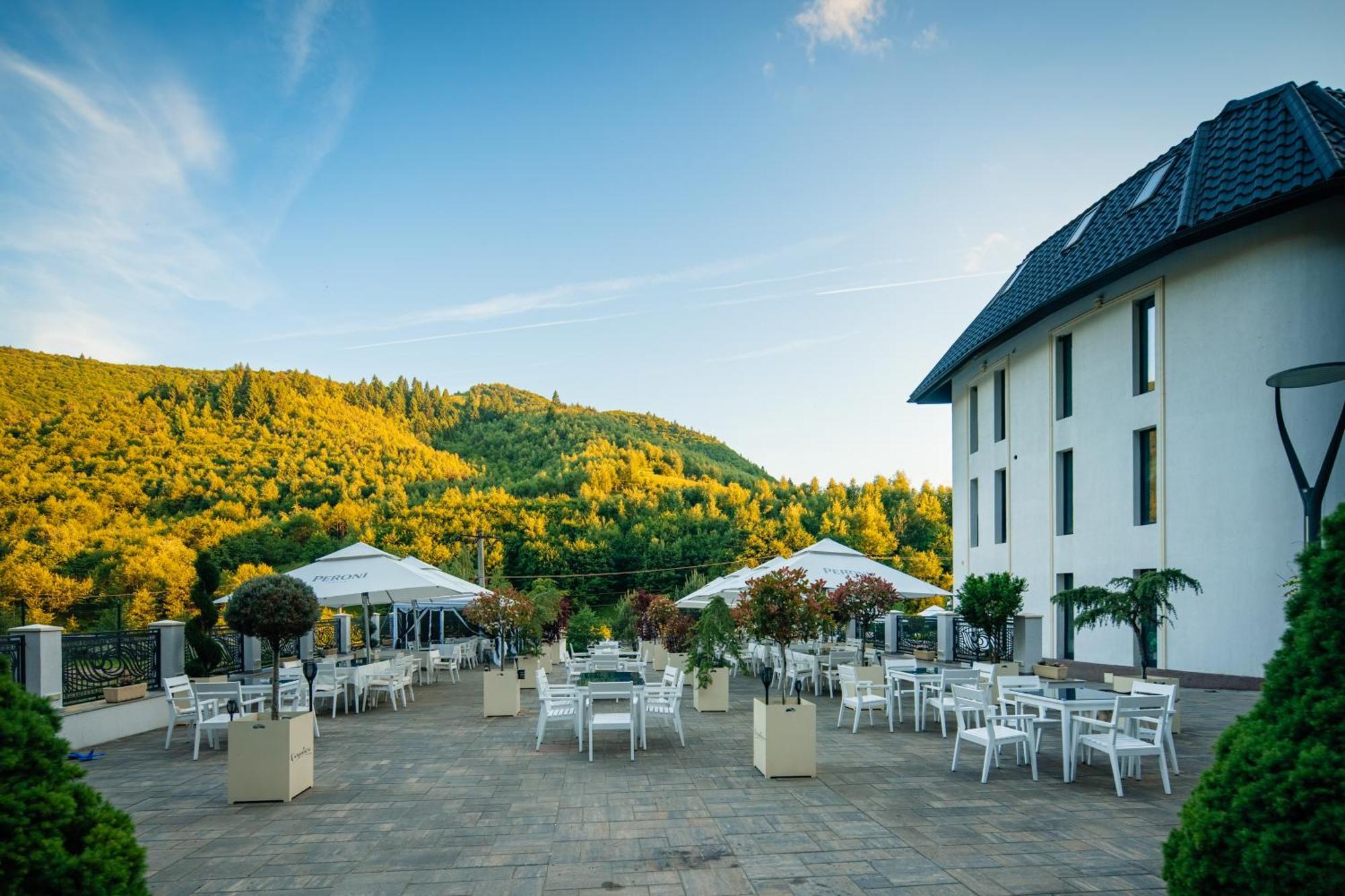 Carpentiere Arena Hotel Răşinari Exterior foto