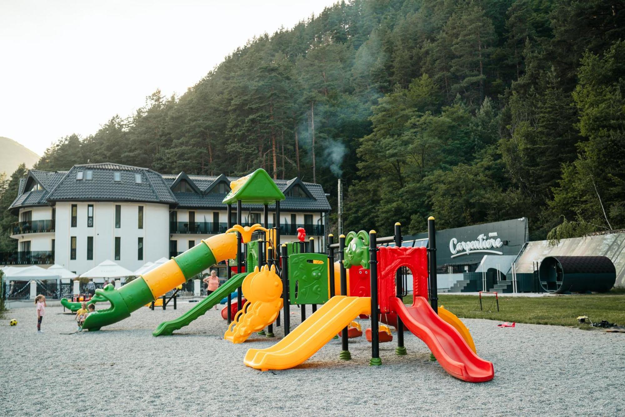 Carpentiere Arena Hotel Răşinari Exterior foto